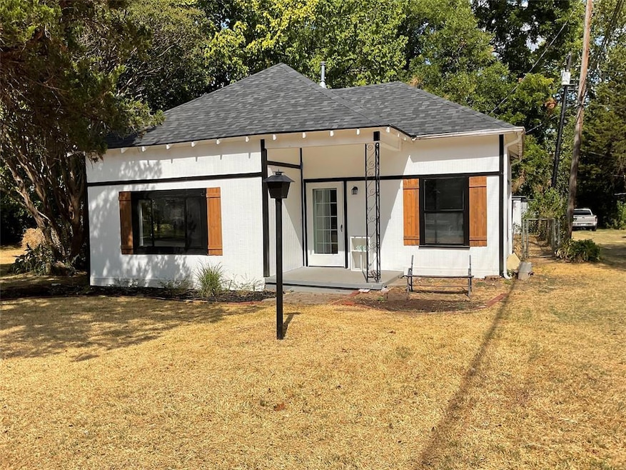 406 S Chandler Ave, Denison, TX 75020 - photo 1