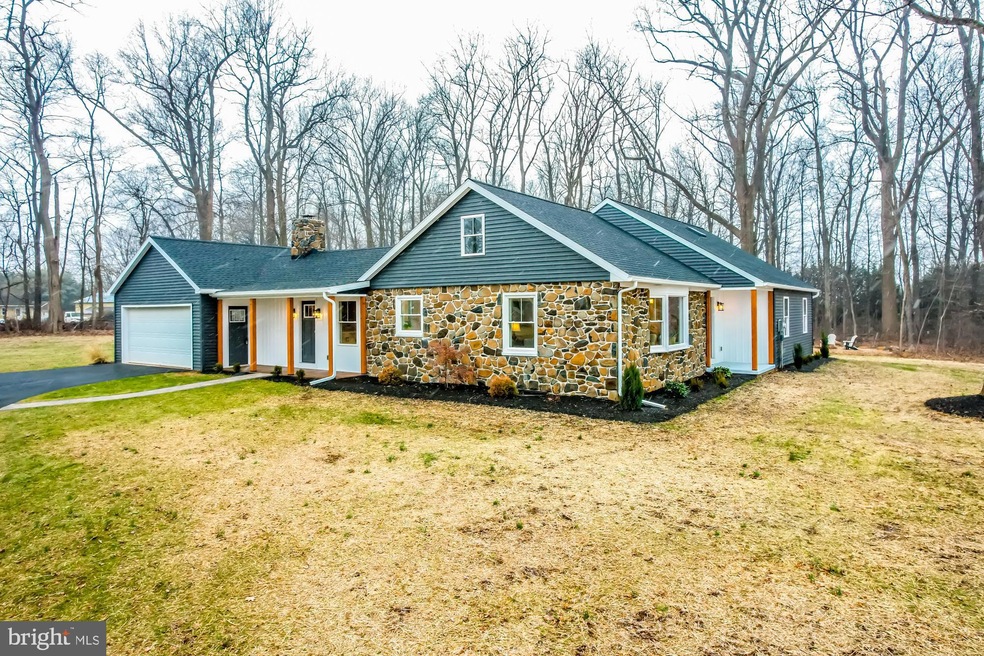 747 Mount Pleasant Rd, Honey Brook, PA 19344 - photo 1