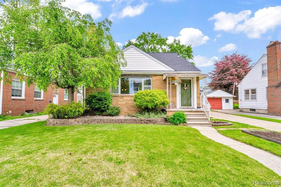 523 Chandler St, Flint, MI 48503 - photo 1