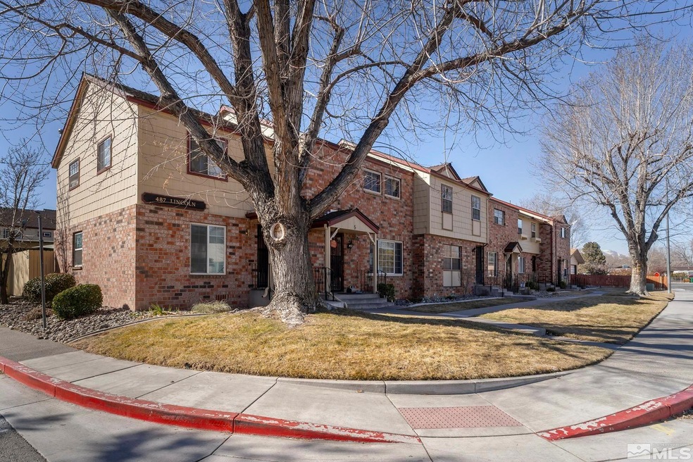 487 E Lincoln Way unit 4, Sparks, NV 89431 - photo 1