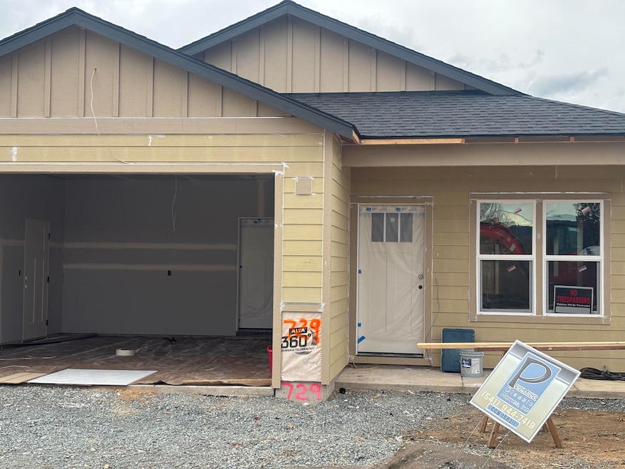 729 Dahl Place unit 5, Medford, OR 97501 - photo 1