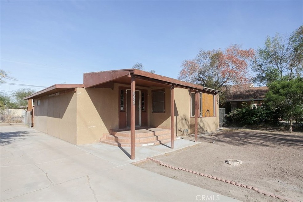 692 El Centro Ave, El Centro, CA 92243 - photo 1