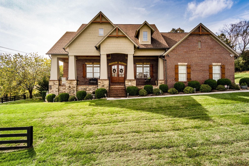 2203 Covered Bridge Blvd, Knoxville, TN 37932 - photo 1