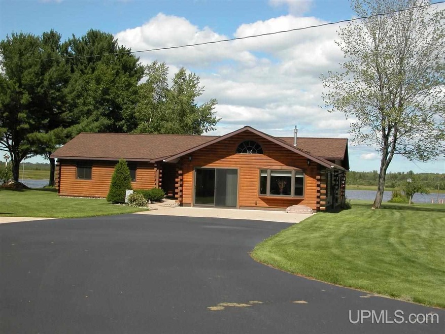 8046 Garth Point Ln, Rapid River, MI 49878 - photo 1