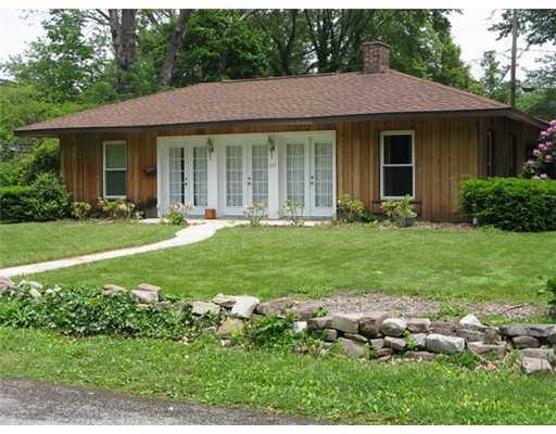 227 Roslyn Ave, Erie, PA 16505 - photo 1