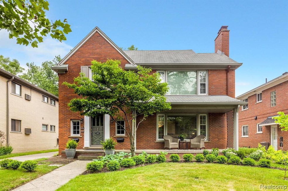 900 Harcourt Rd, Grosse Pointe Park, MI 48230 - photo 1