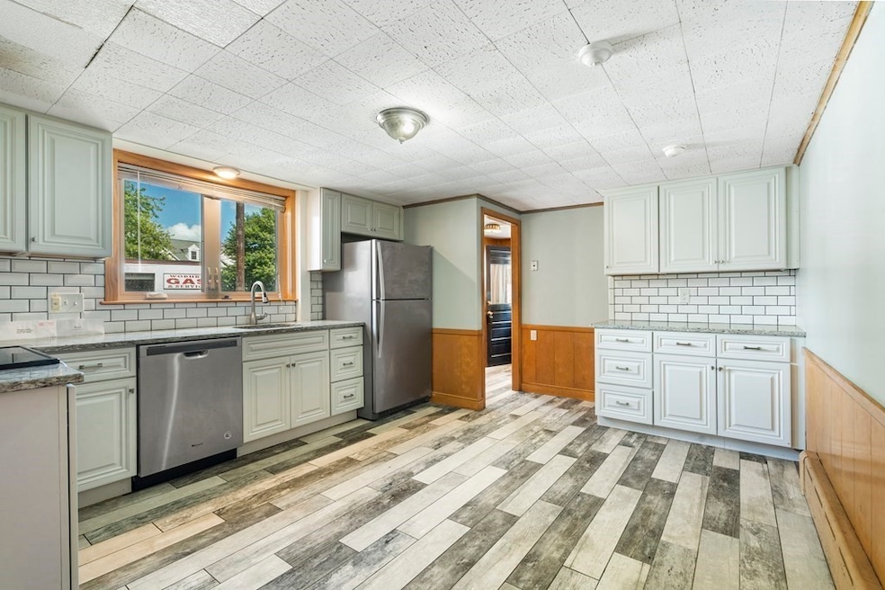 537 Main St unit 3, Woburn, MA 01801 - photo 1