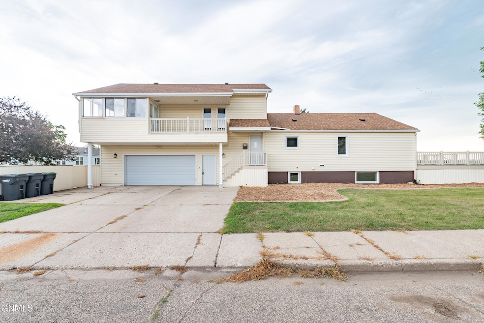 1110 W Main St, Mandan, ND 58554 - photo 1