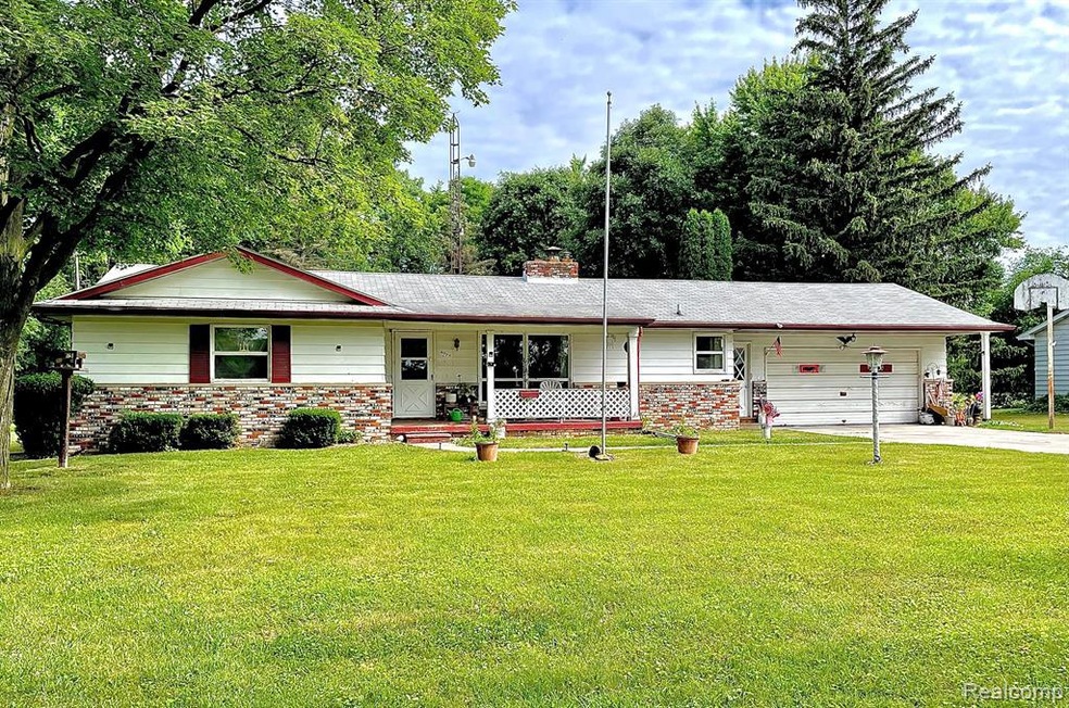 4088 W Carpenter Rd, Flint, MI 48504 - photo 1