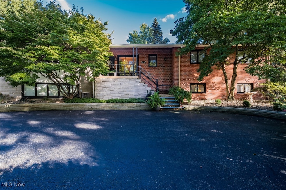 2742 Dunkeith Dr NW, Canton, OH 44708 - photo 1