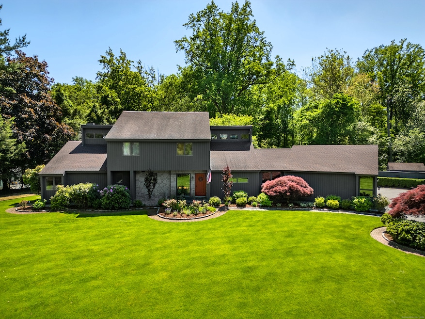 126 Wakeman Ln, Southport, CT 06890 - photo 1