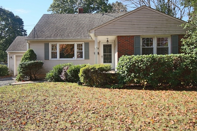 272 Maple Ave, Dunellen, NJ 08812 - photo 1