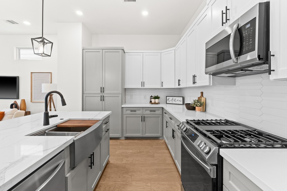 718 W Donovan St unit A, Houston, TX 77091 - photo 1