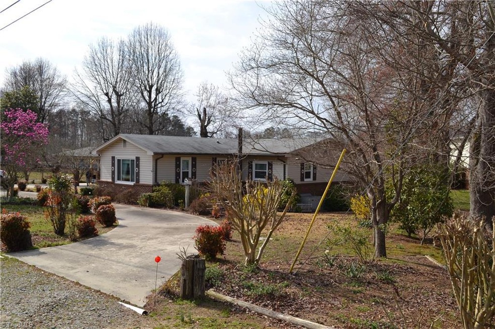 Lake front Property, Circle Drive