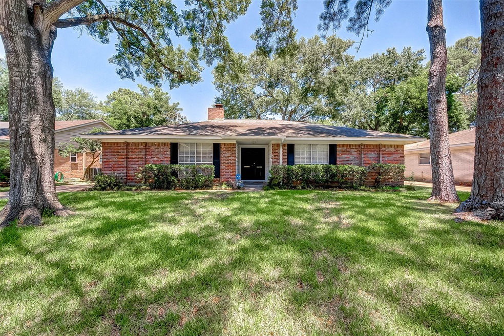 14118 St Marys Ln, Houston, TX 77079 - photo 1