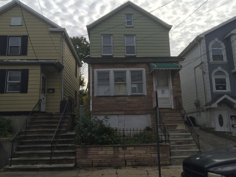 920 Anna St, Elizabeth, NJ 07201 - photo 1