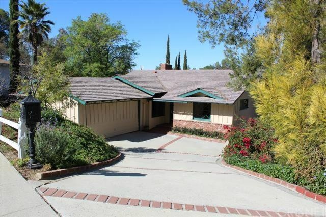 21751 Ybarra Rd, Woodland Hills, CA 91364 - photo 1