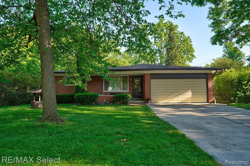 1235 Pickwick Place, Flint, MI 48507 - photo 1