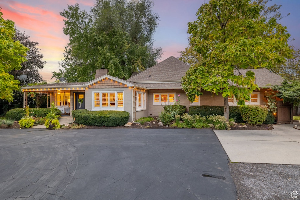 5766 S Beaumont Dr, Holladay, UT 84121 - photo 1