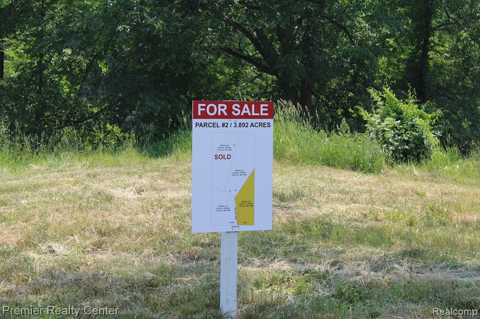 2722 Twin Oaks Dr, Milford Township, MI 48381 - photo 1