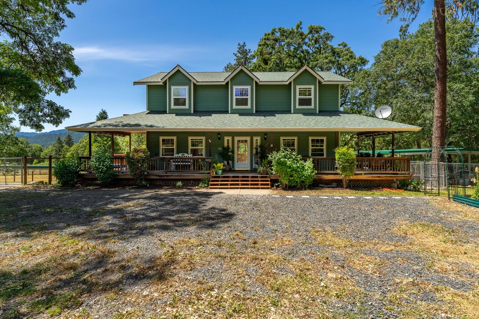 5900 Hugo Rd, Grants Pass, OR 97526 - photo 1