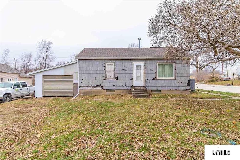 703 S Kickapoo St, Lincoln, IL 62656 - photo 1