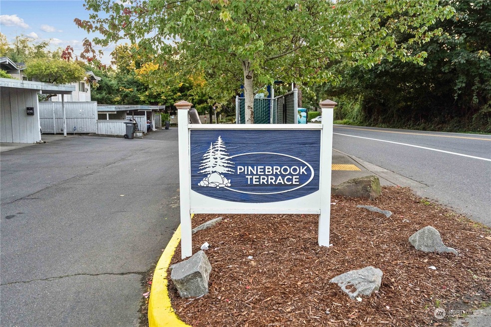 2302 S Pinebrook Ln unit 36, Des Moines, WA 98198 - photo 1