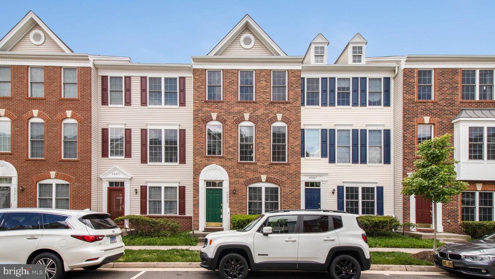 42809 Sykes Terrace, Chantilly, VA 20152 - photo 1