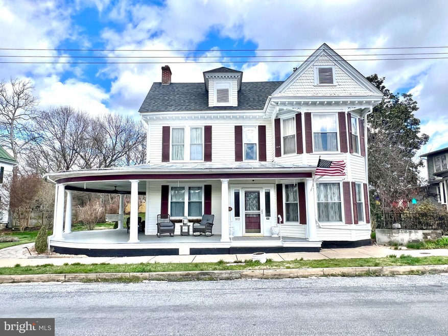 102 S High St, Edinburg, VA 22824 - photo 1