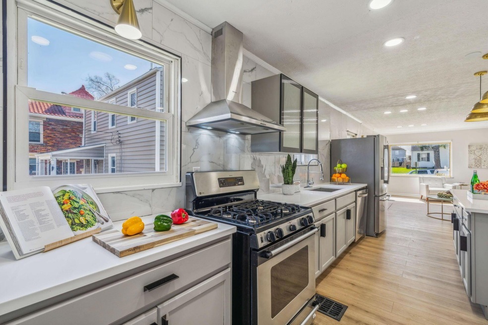 9-web-or-mls-1388-e-whittier-st