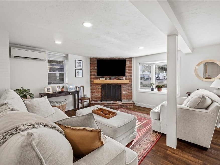 22 Chilton St unit 1, Plymouth, MA 02360 - photo 1