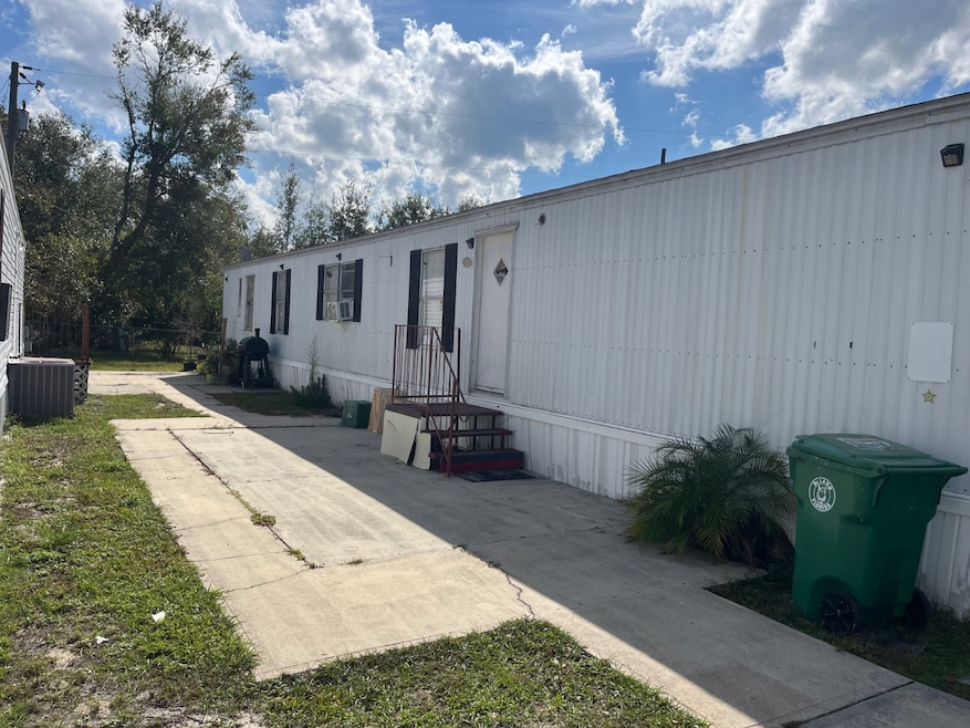 500 Fernwood Dr, Deland, FL 32724 - photo 1