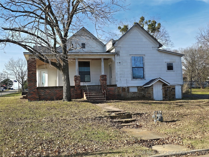 233 W 3rd St, Atoka, OK 74525 - photo 1