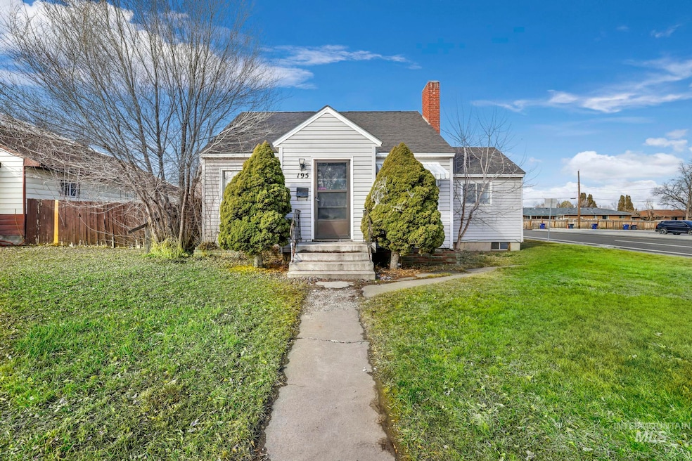 195 Washington St N, Twin Falls, ID 83301 - photo 1