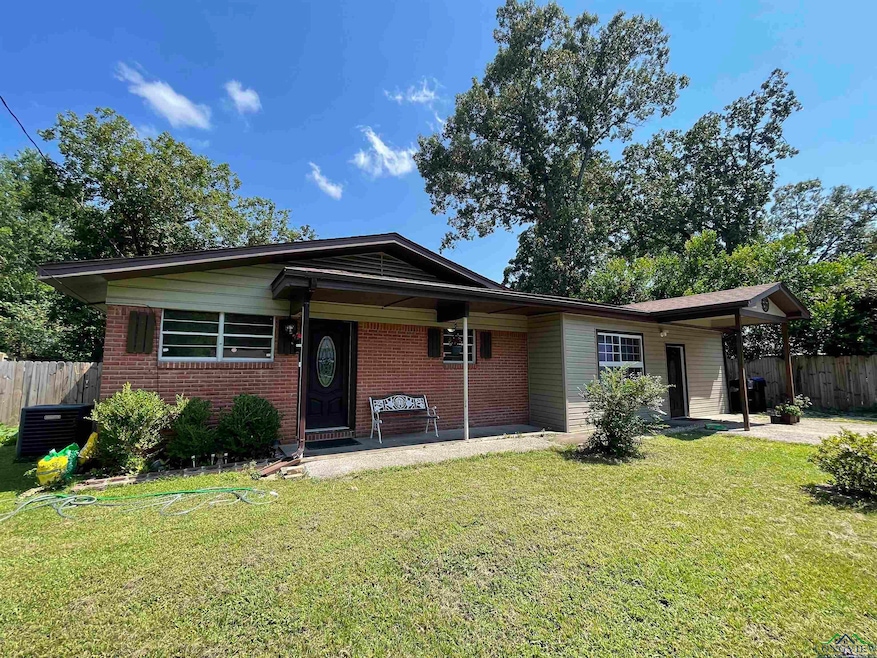 918 Doyle St, Longview, TX 75601 - photo 1