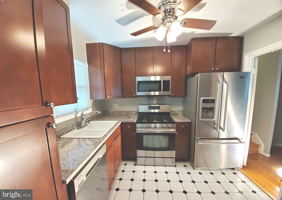 6711 Hastings Dr, Capitol Heights, MD 20743 - photo 1