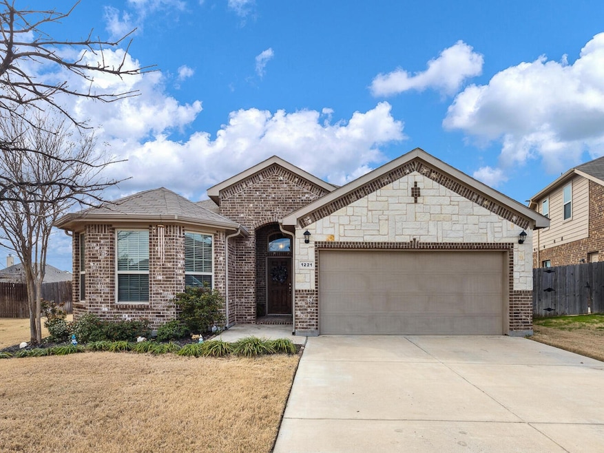 1221 Vaughna Dr, Weatherford, TX 76087 - photo 1