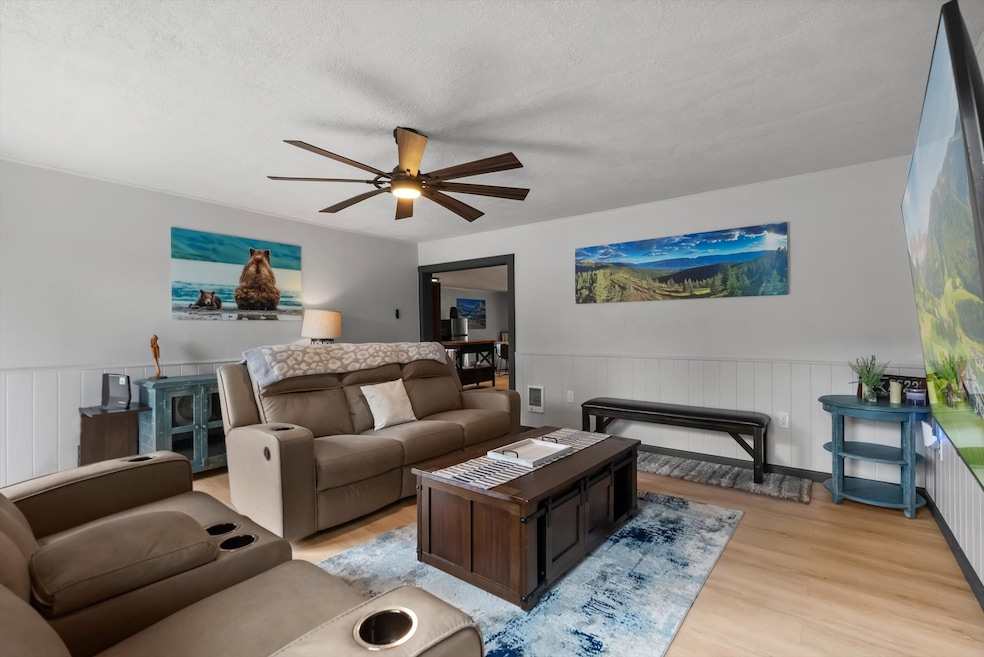 812 4th Ave E, Columbia Falls, MT 59912 - photo 1