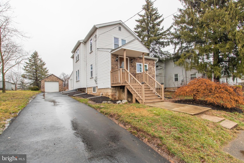 2922 E Walnut St, Colmar, PA 18915 - photo 1