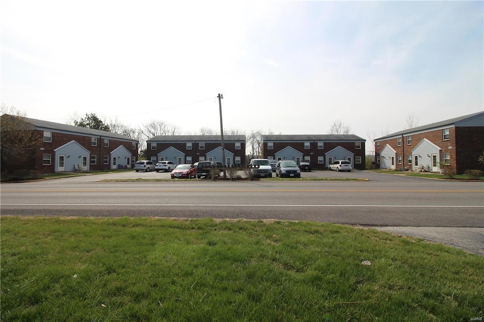 16 townhouses - great investment property!