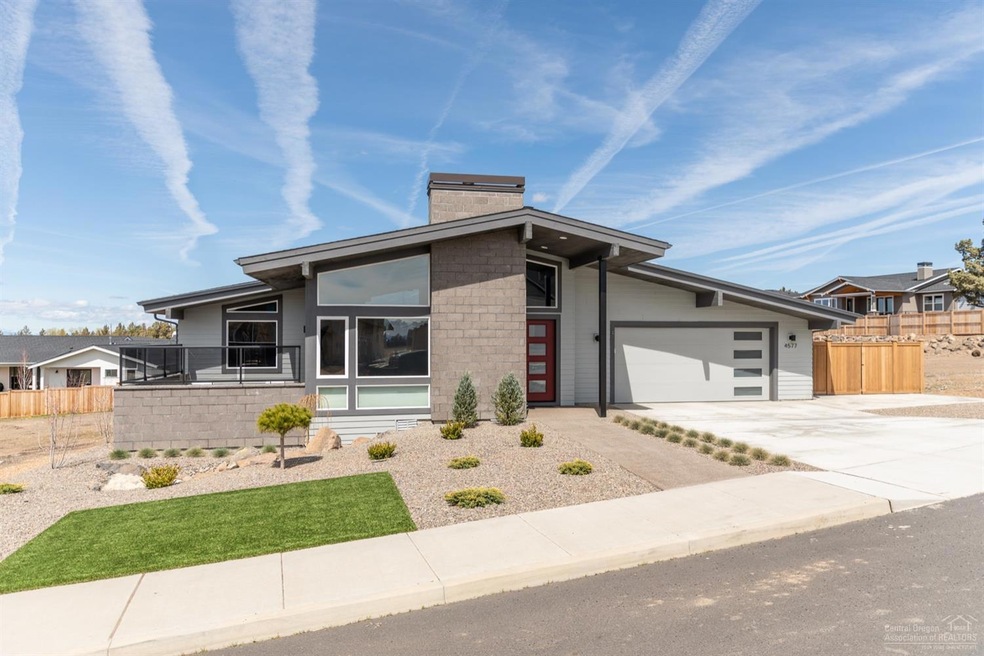 4577 SW Zenith Ave, Redmond, OR 97756 - photo 1