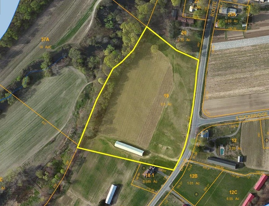 19 River Dr, Hadley, MA 01035 - photo 1