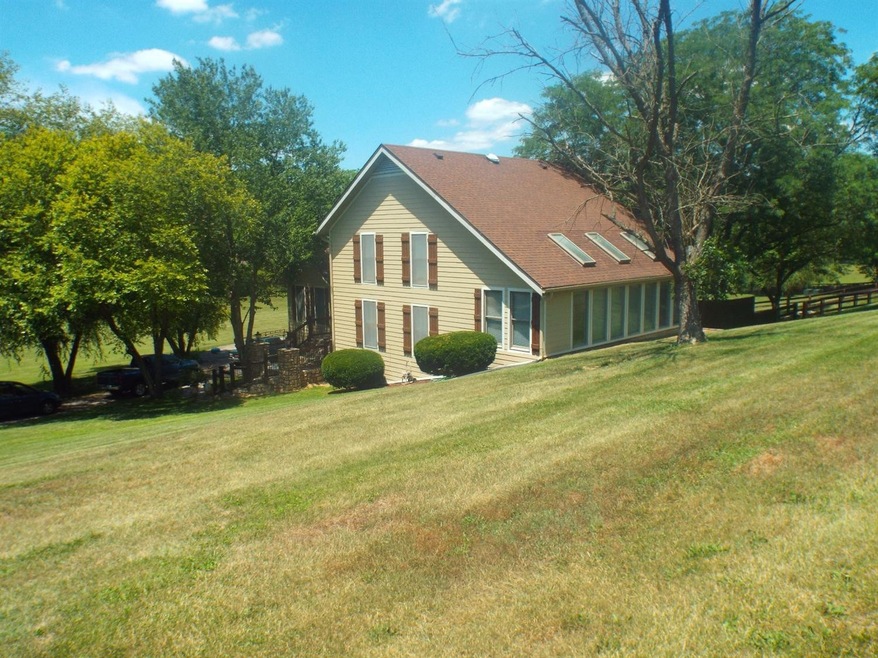 751 Stoneleigh Dr, Frankfort, KY 40601 - photo 1