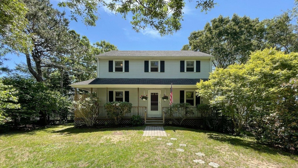 386 Edgewater Dr E, East Falmouth, MA 02536 - photo 1