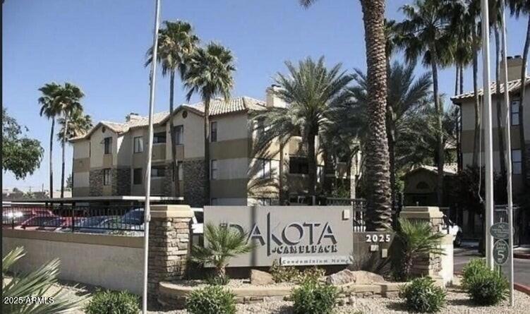 Dakota Entrance