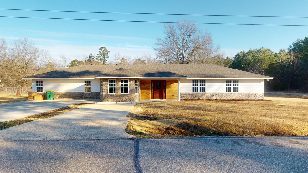 2702 Phillips Ln, Texarkana, TX 75501 - photo 1