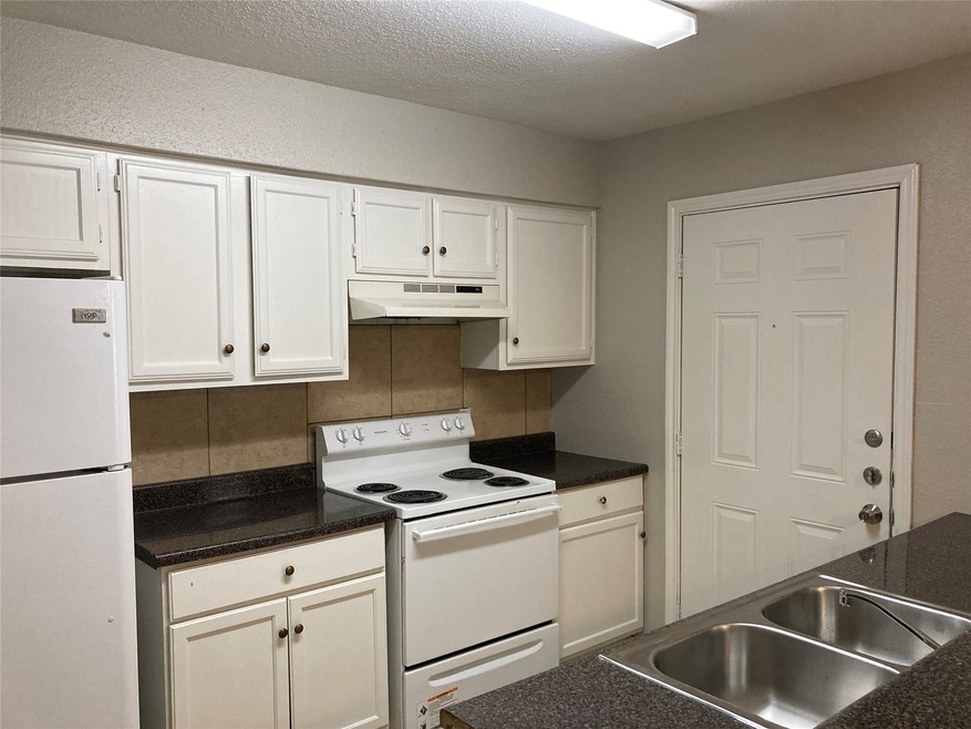 3402 Avenue O unit A, Rosenberg, TX 77471 - photo 1