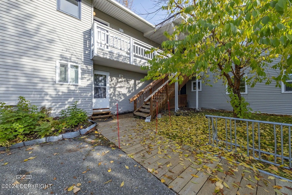 4-web-or-mls-1461 Northview Dr Exports-4