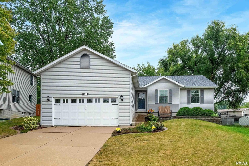 6619 Brookview Ln, Davenport, IA 52806 - photo 1