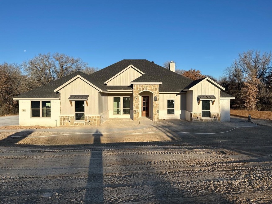 124 Oaks Springs Ln, Weatherford, TX 76087 - photo 1